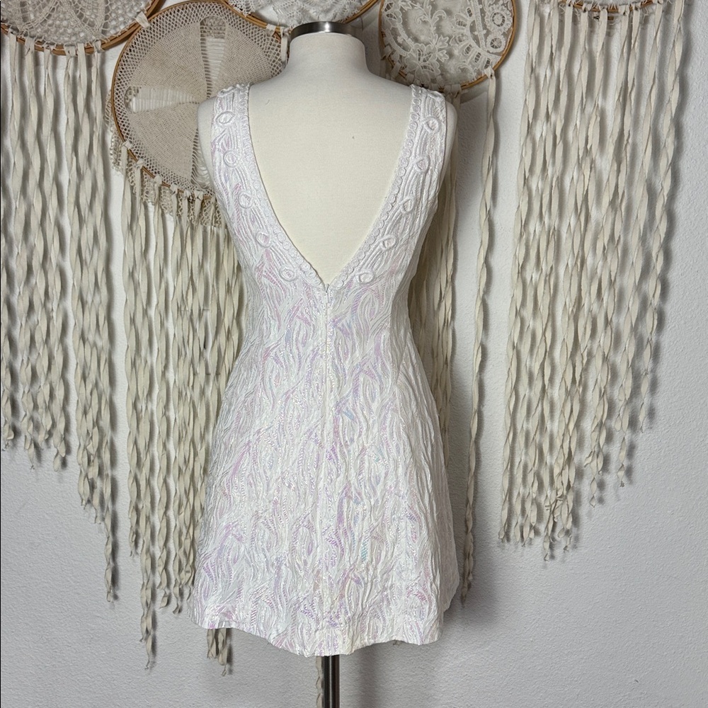 Lilly Pulitzer Brynn Iridescent Jacquard Resort White Mini Dress Size 2 - Picture 4 of 10
